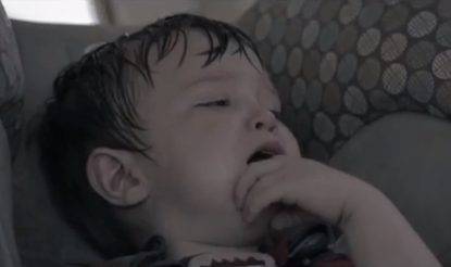 bambini chiusi in macchina