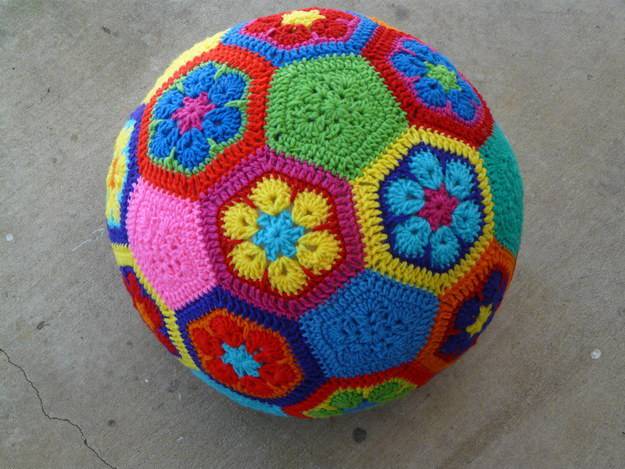 palla africana con fiori