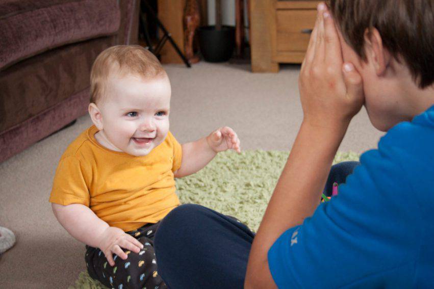 neonato salvato dalla mamma