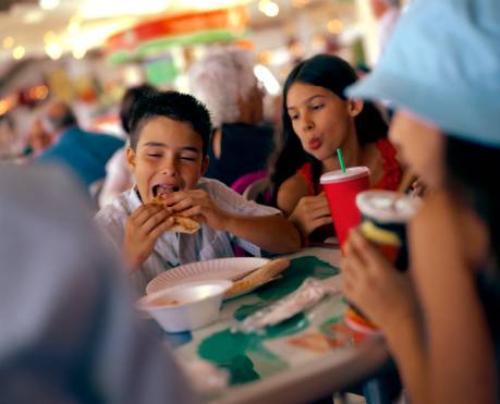 bambini al fast food