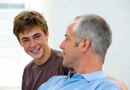 Il papà è una figura in crisi e i figli adolescenti ne pagano le