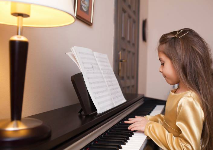 bambina pianista