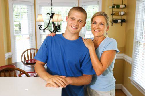 madre e figlio adolescente