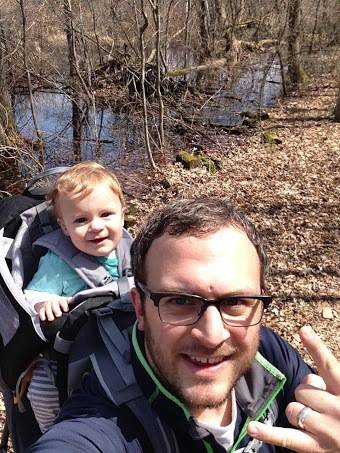 bimbo in spalla papà