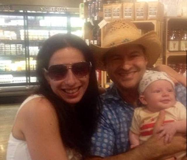 allattamento al seno vs. allattamento artificiale