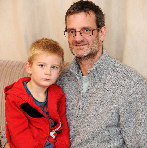 bambino multato per assenza festa