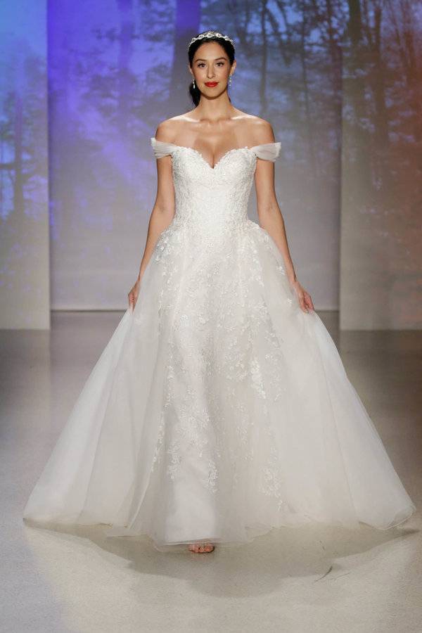 NEW YORK, NY - OCTOBER 05: A model walks the runway at the Alfred Angelo Spring 2017 Bridal Show with Disney Weddings at EZ Studios on October 5, 2016 in New York City. (Photo by JP Yim/Getty Images for Alfred Angelo)