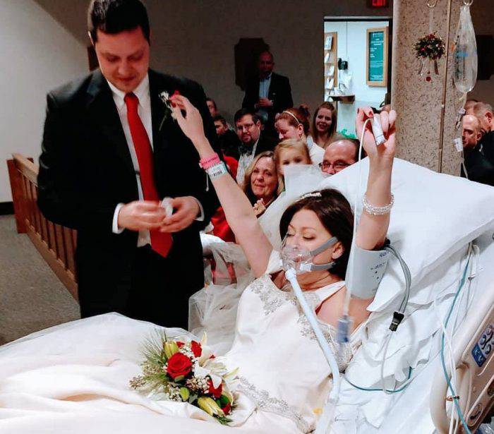 sposa felice in ospedale