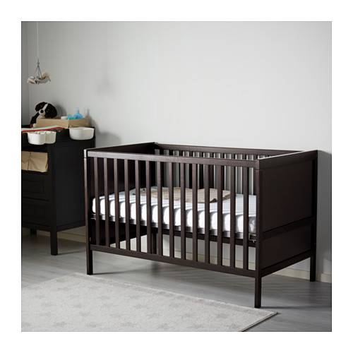 La Nuova Pubblicità Di Ikea Invita Le Mamme A Fare Pipì Su Un Foglio