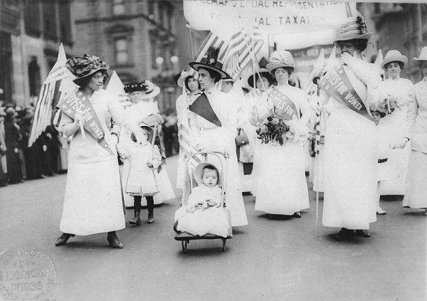 parata suffragio femminile 