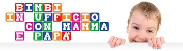 Bimbi in ufficio con mamma e papà