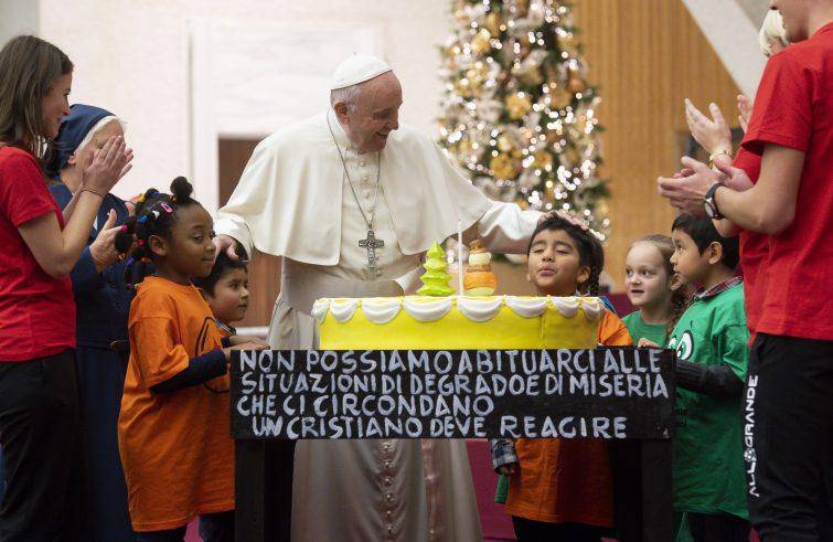 compleanno Papa Francesco 82 anni