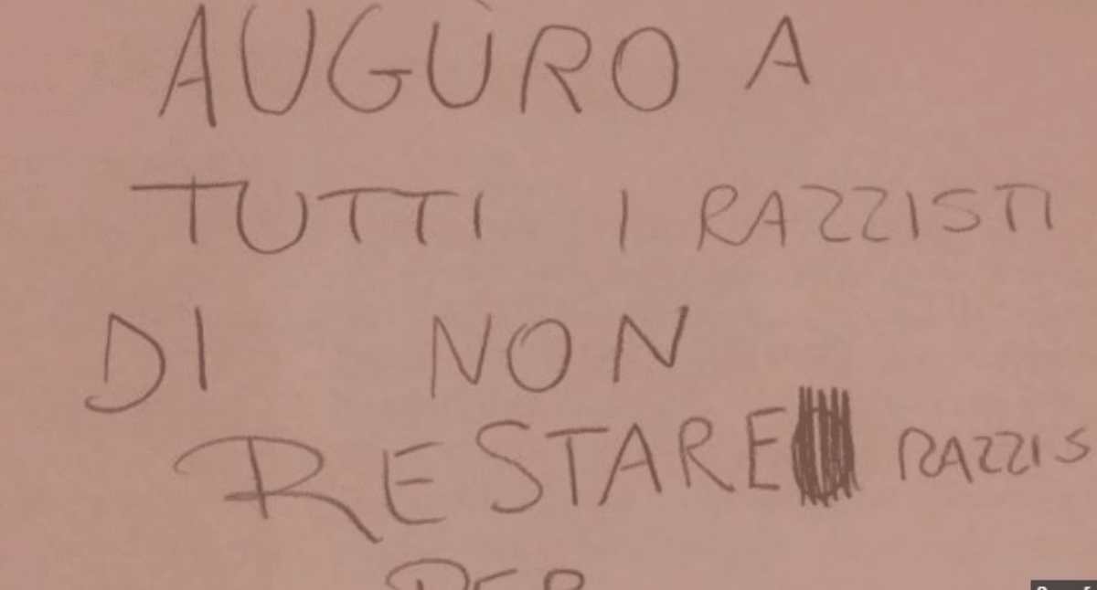 bambina tema sul razzismo