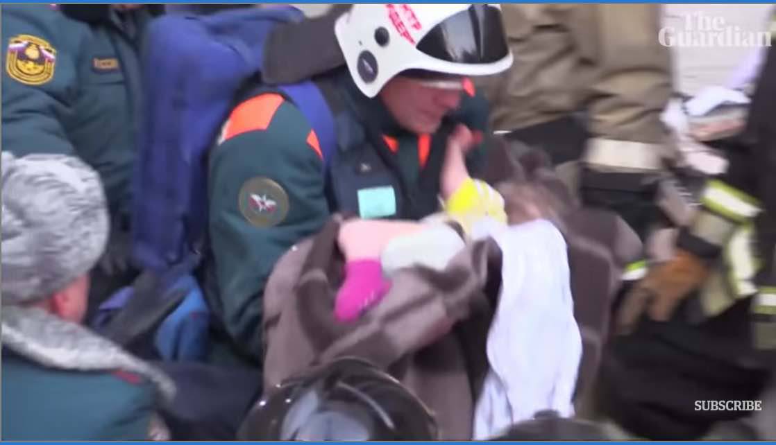 bambino sopravvissuto 35 ore