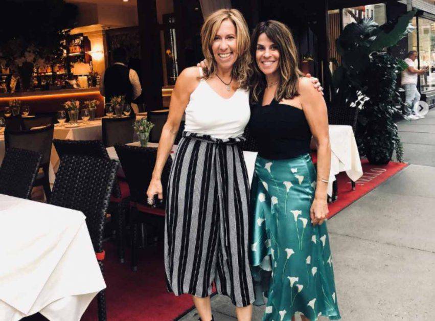 donna scopre avere gemella