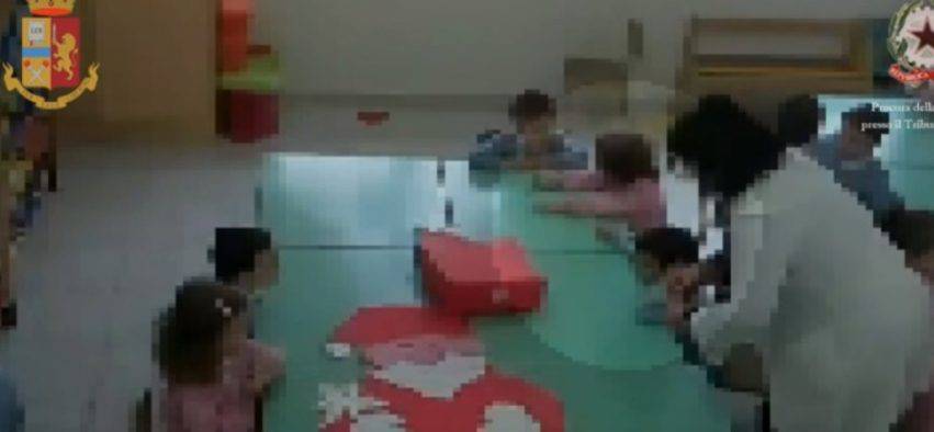 maestre picchiano i bambini 