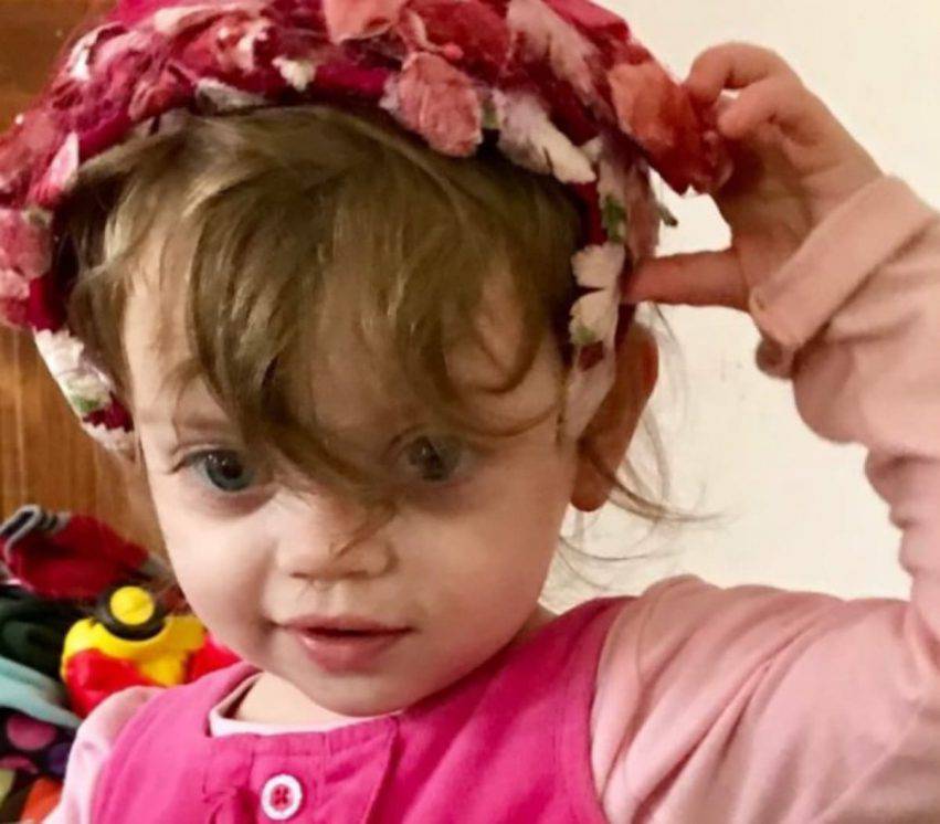 bambina morta di freddo