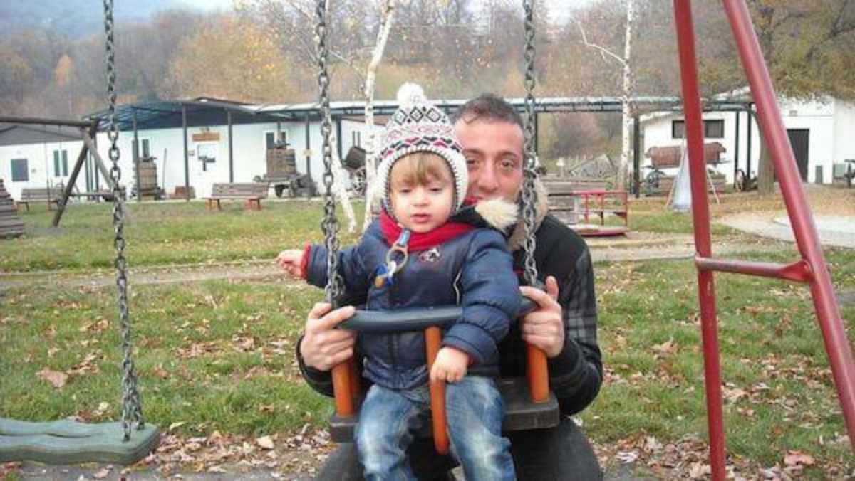 foto del figlio morto rubate