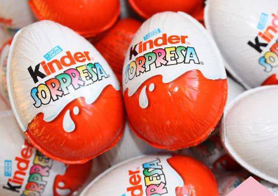 ovetto kinder razzismo