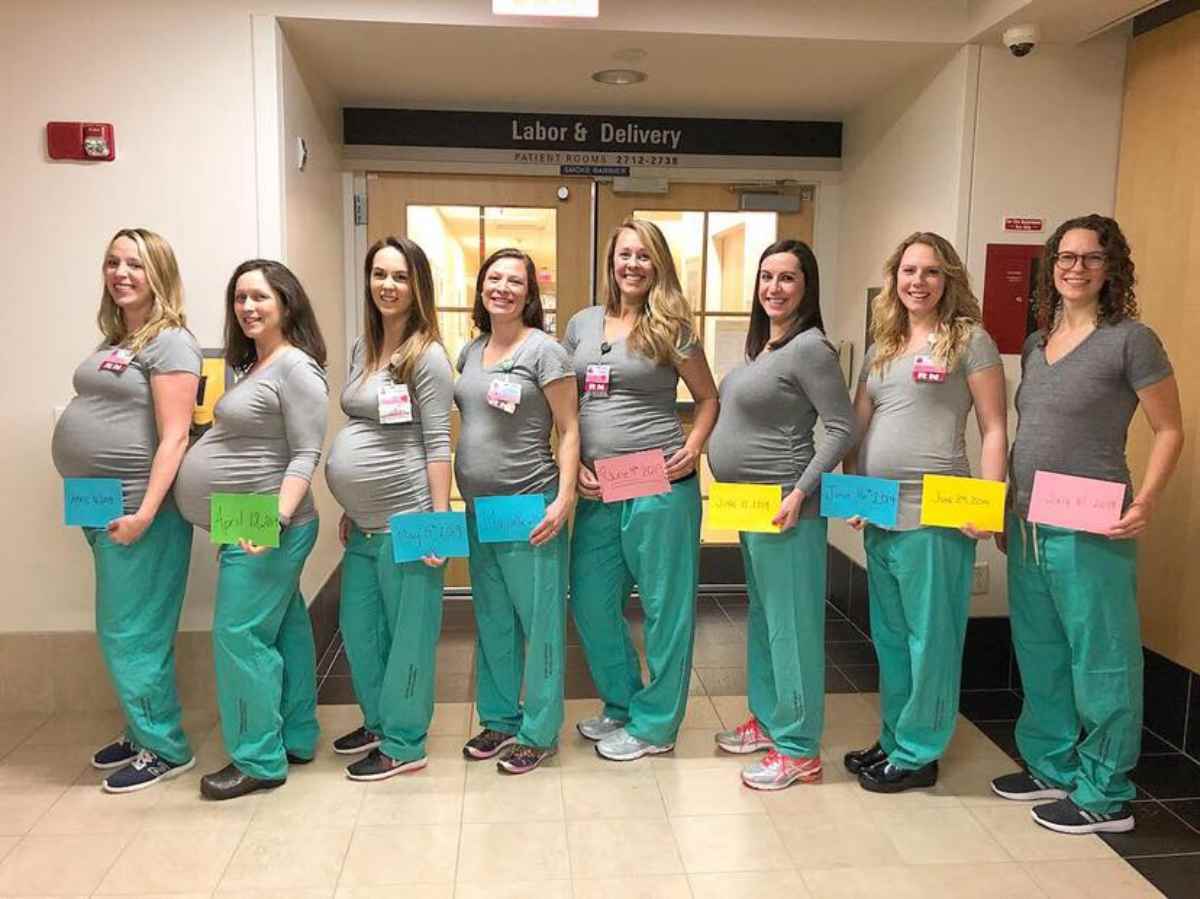 9 infermiere incinte insieme