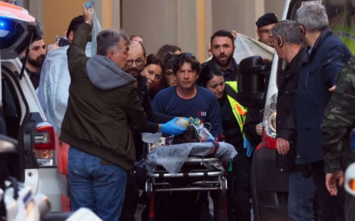 morto il bambino caduto dal carro di carnevale