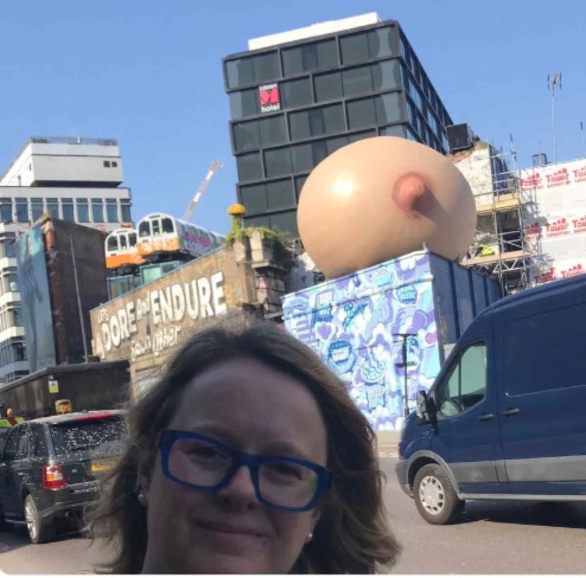 seni giganti a Londra 3