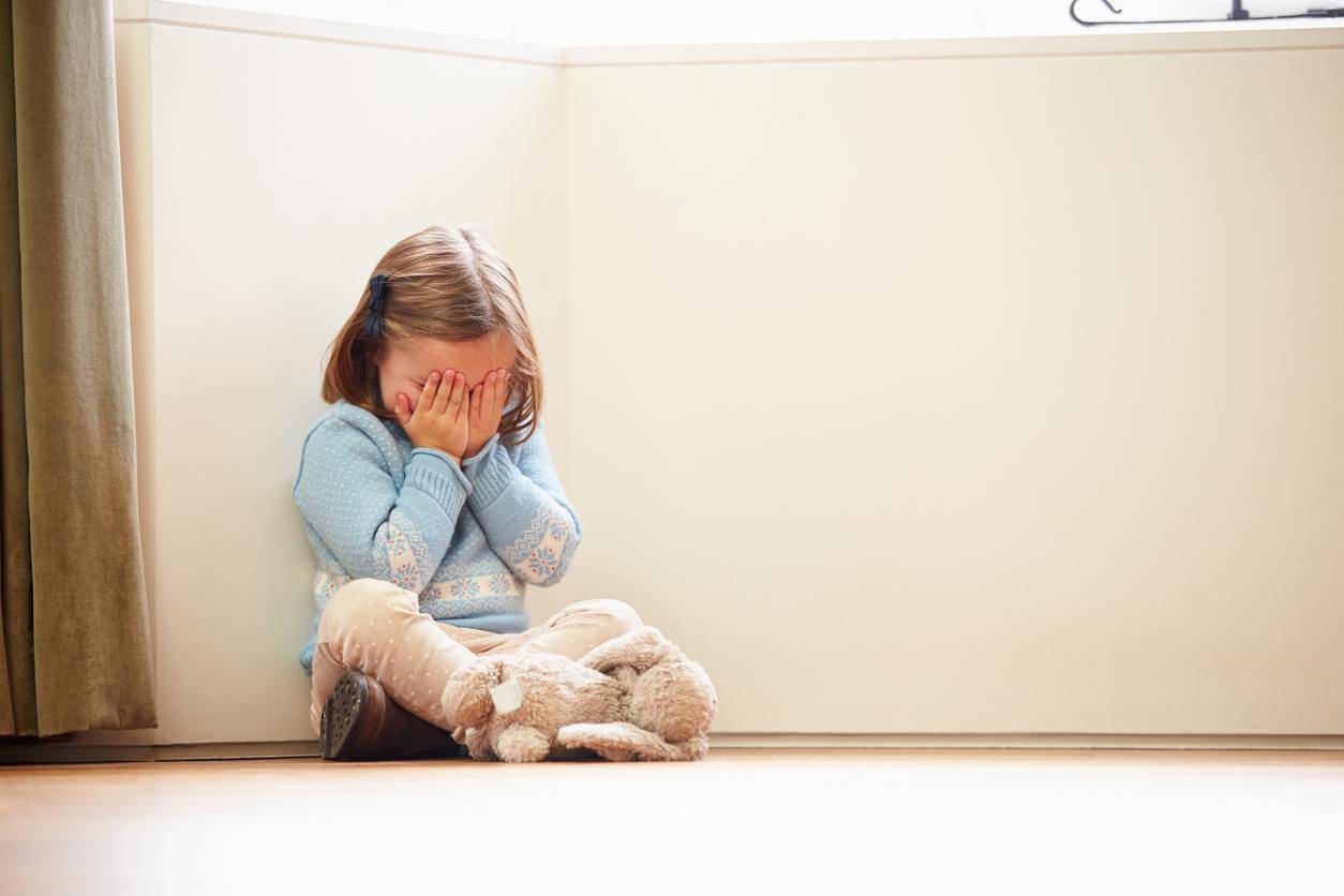 bambina di 3 anni violentata