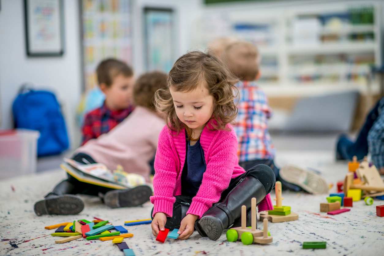 maestre maltrattano i bambini