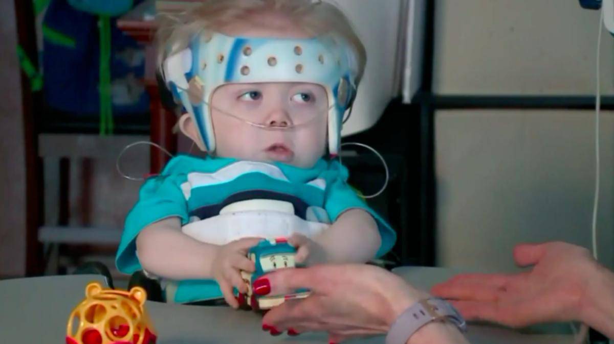 bambino disabile cacciato dal cinema