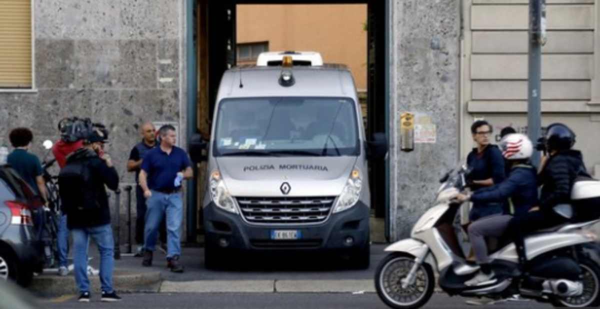 mamma si getta dall'ottavo piano