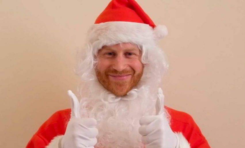 Video Babbo Natale Per Bambini.Il Principe Harry Diventa Babbo Natale Per I Bambini Orfani Video