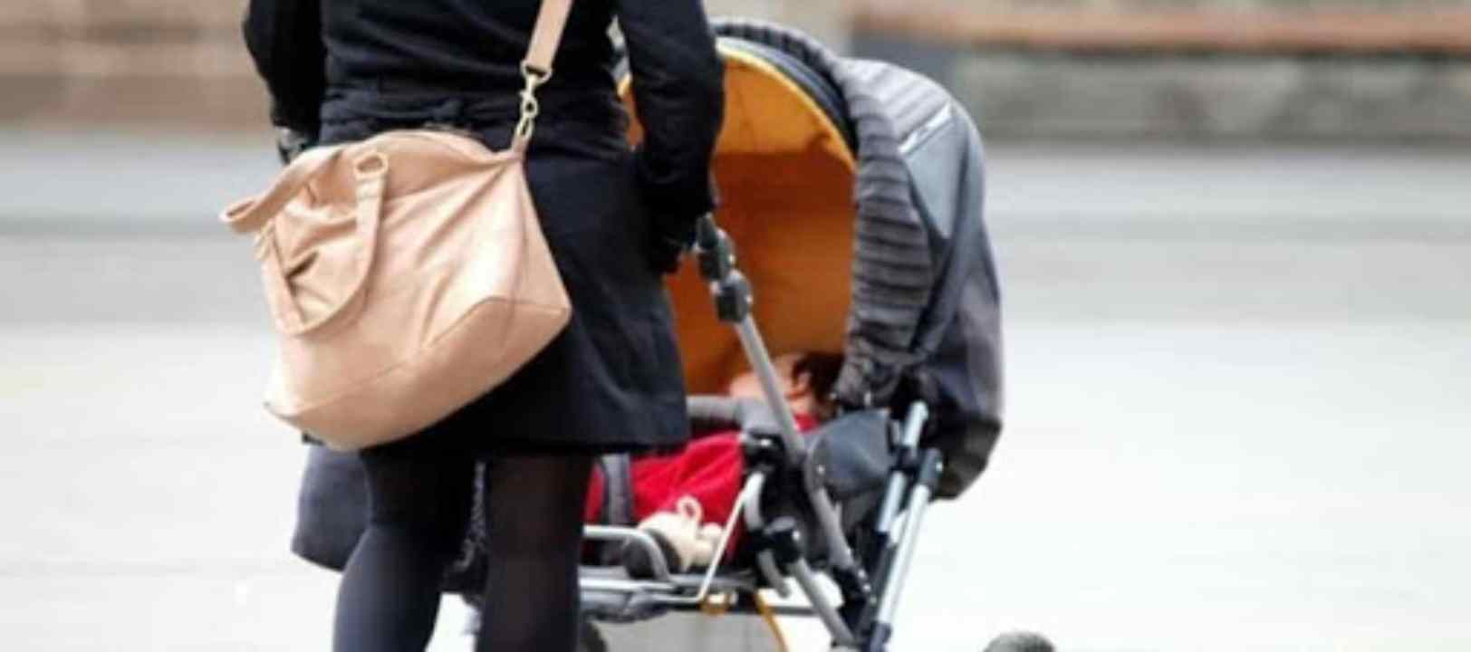 bambino di 1 anno abbandonato dalla mamma