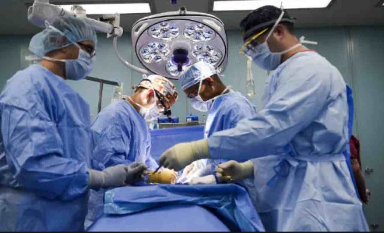 ragazzo con i polmoni bruciati dal coronavirus