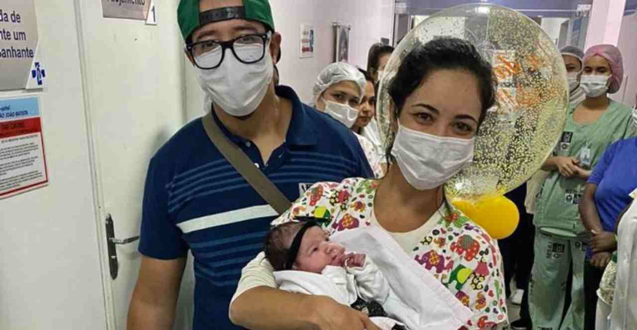 neonata 1 mese con coronavirus