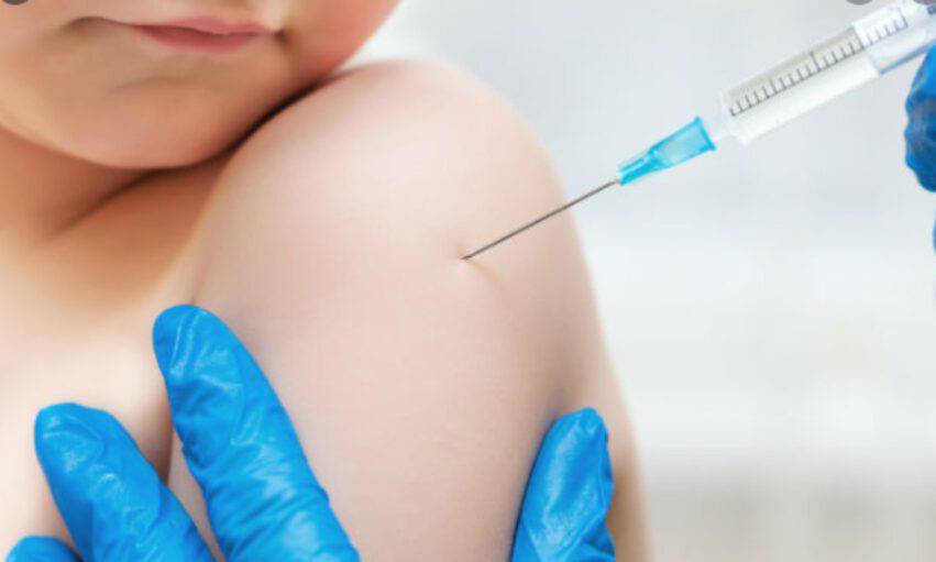 Bambino divenuto disabile dopo i vaccini 