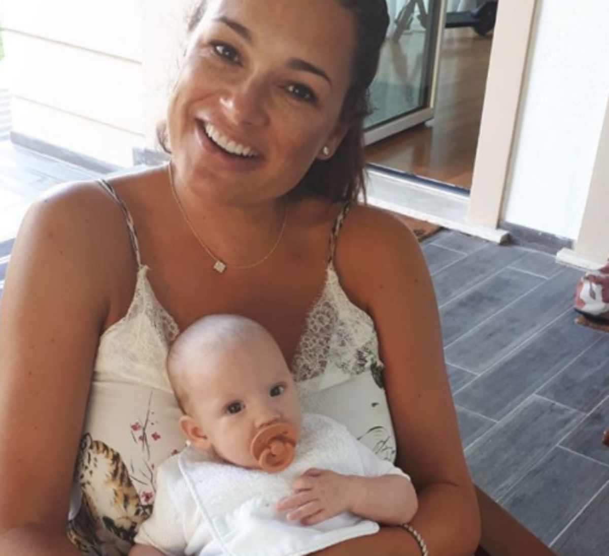 Alena Seredova al naturale con la figlia