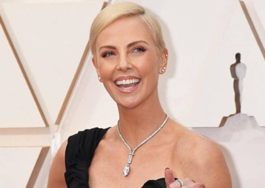 Charlize Theron educa le figlie 