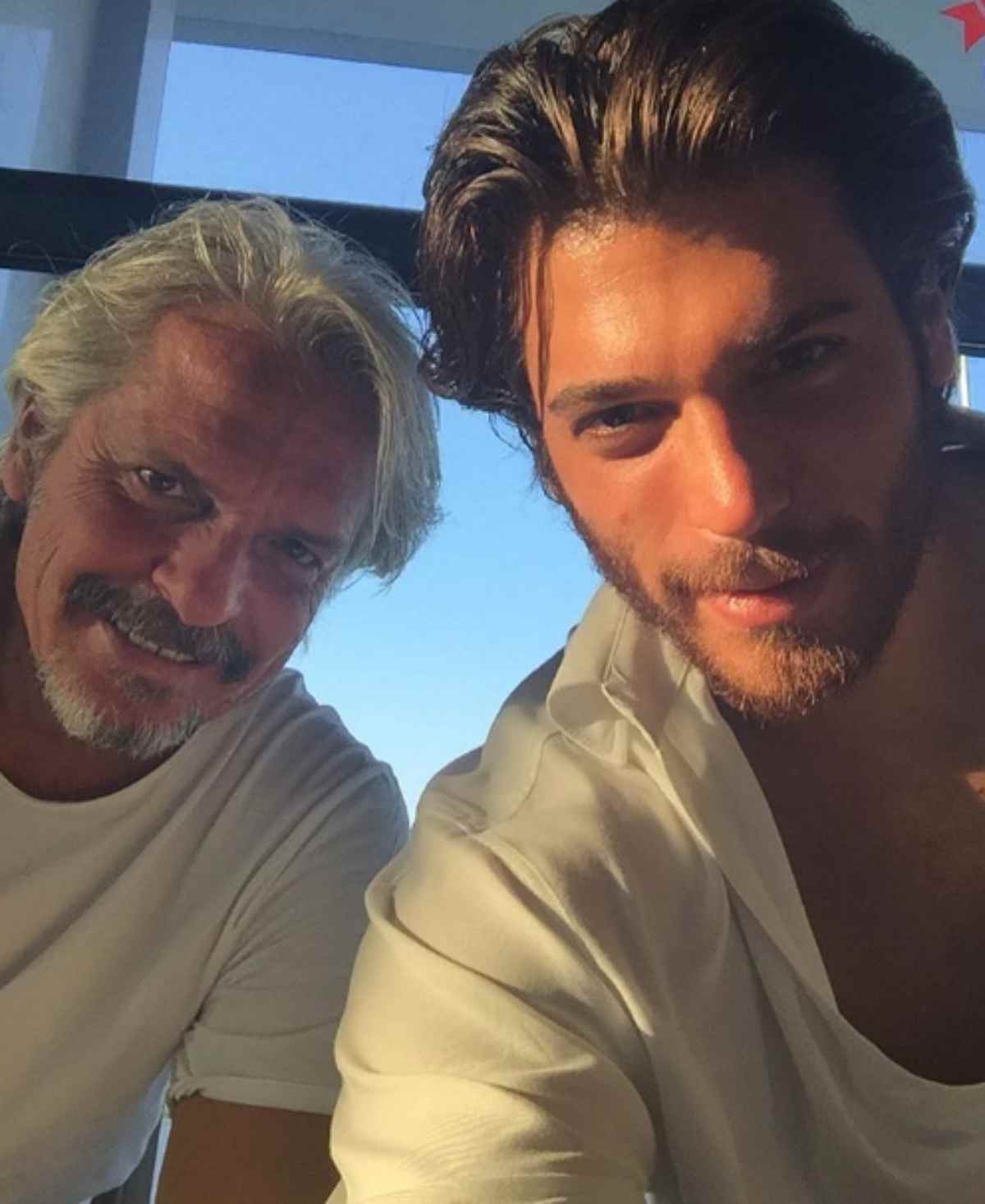 Can Yaman La Somiglianza Con Il Padre E Sorprendente