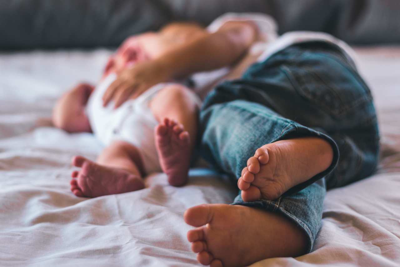 Co-sleeping (fonte unsplash)