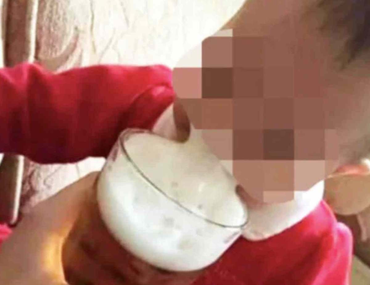 dà birra alla bambina