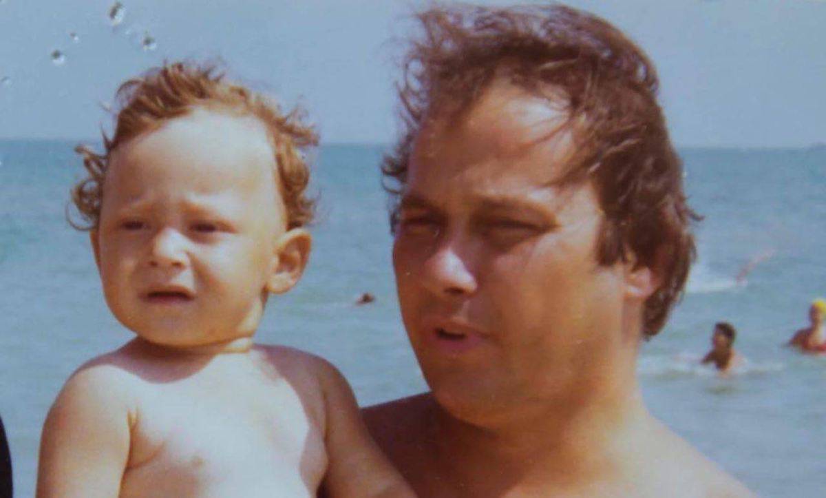 Francescopiccolissimo con il suo papà al mare