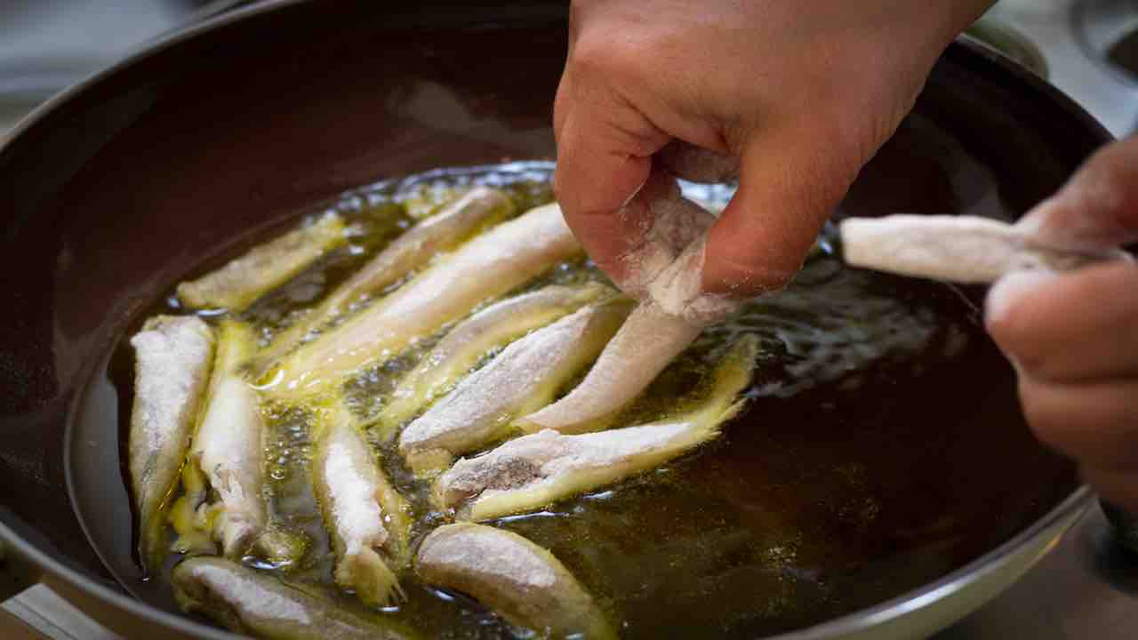 Eliminare la puzza di fritto