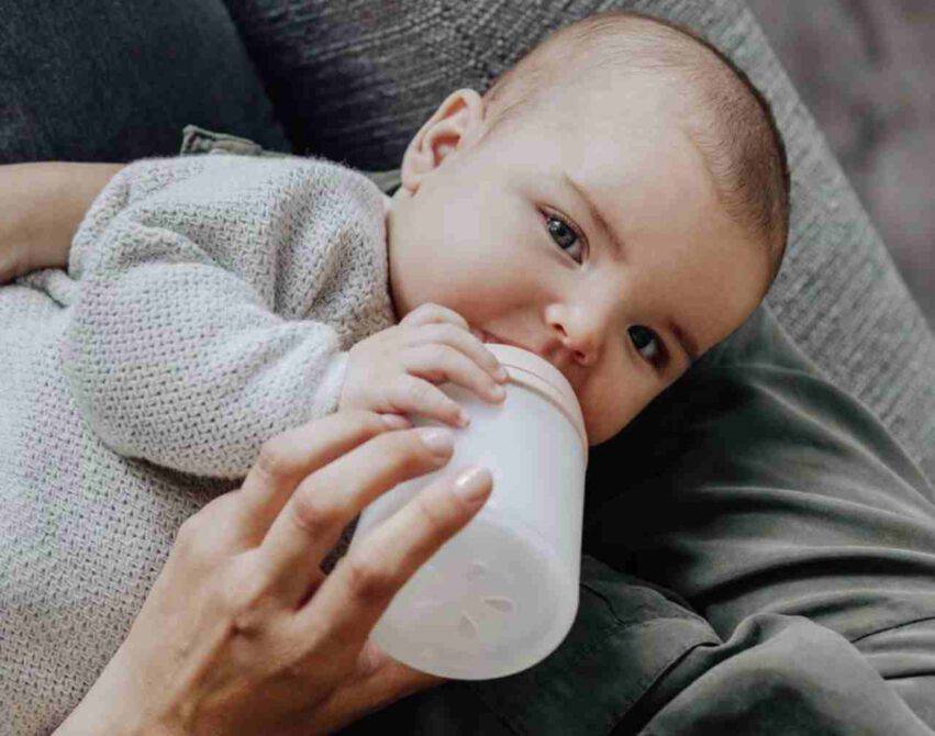 Come Capire Se Il Neonato è Sazio Allattamento: come capire se il bebè ha fame o è sazio