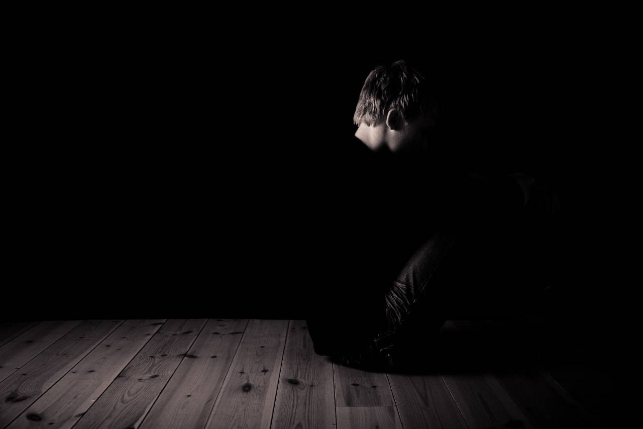 Pedofilia delle donne: un fenomeno sottovalutato pedofilia donne