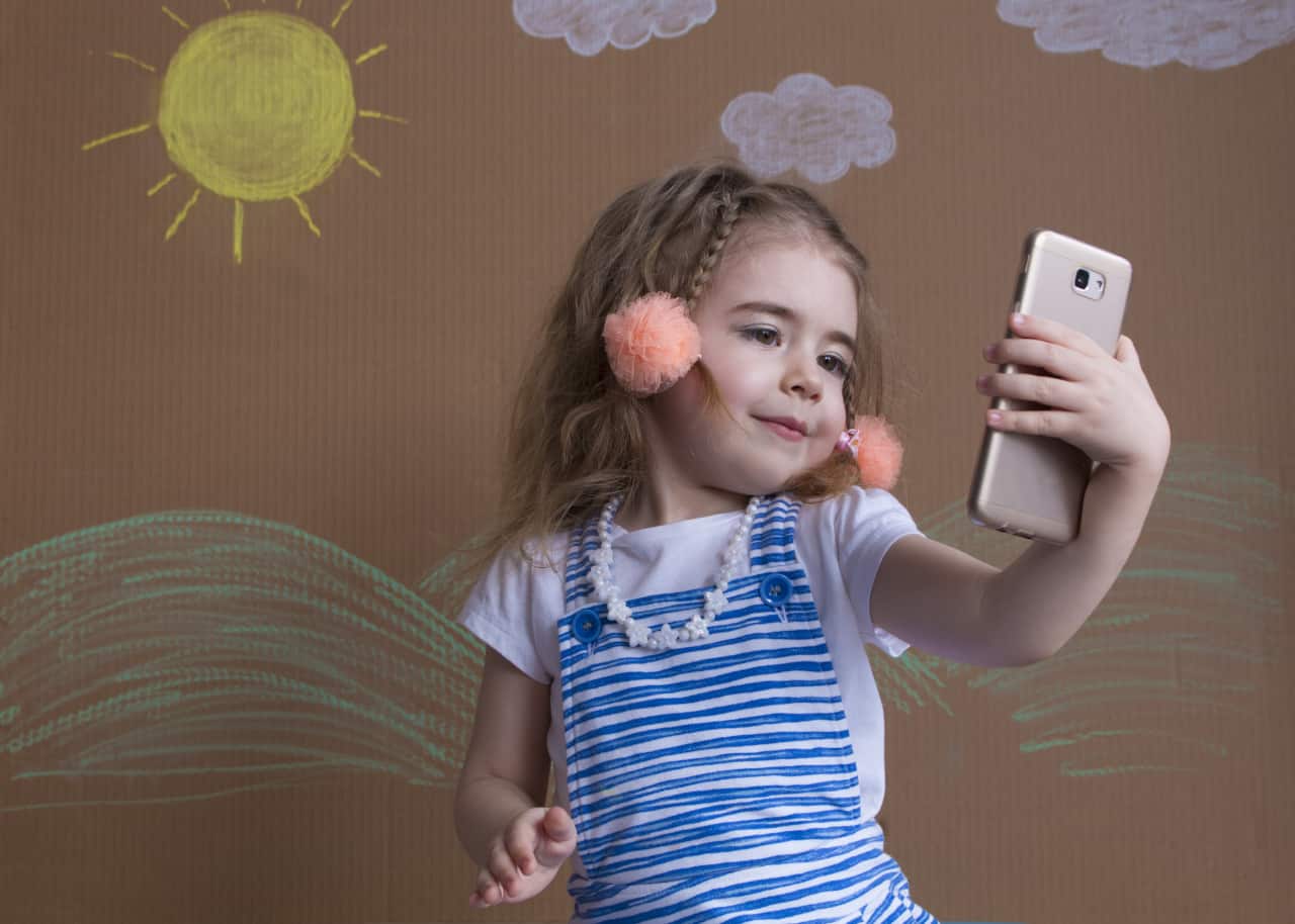 Bambini sessualizzati sui social, scoppia la polemica bambini sessualizzati social