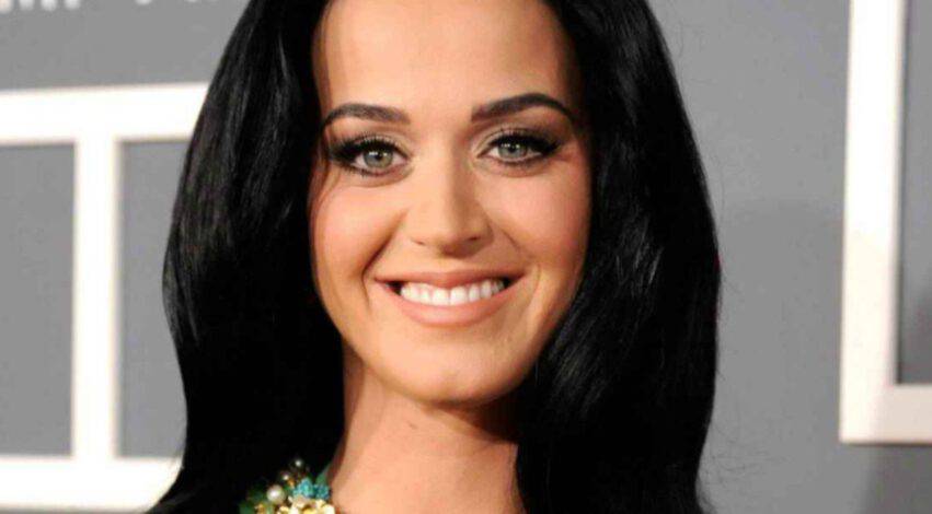 Katy Perry ha definito l'essere madre il miglior lavoro del mondo