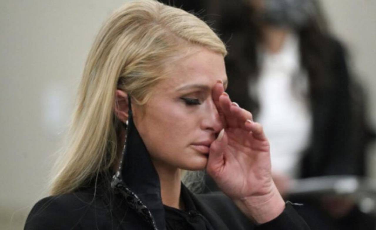 paris hilton commossa