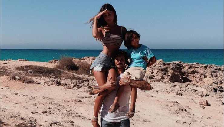 Belen e de martino con il figlio