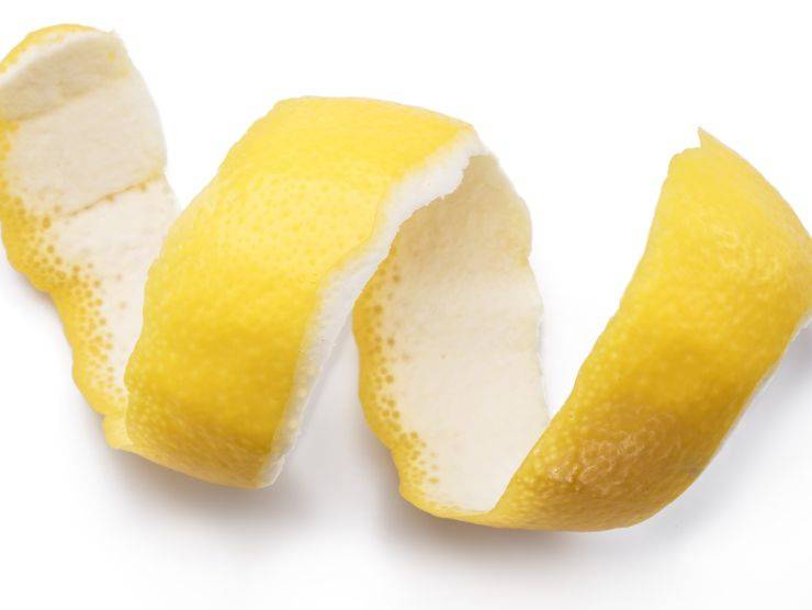 cattivi odori lavastoviglie