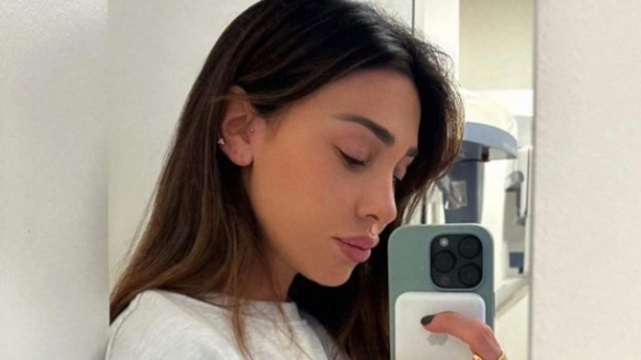 Belen Rodriguez albero di Natale